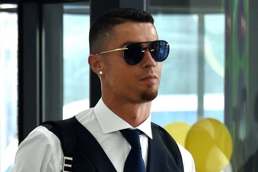 [ẢNH] Siêu danh thủ Cristiano Ronaldo bị yêu cầu nộp mẫu DNA để điều tra cáo buộc hiếp dâm